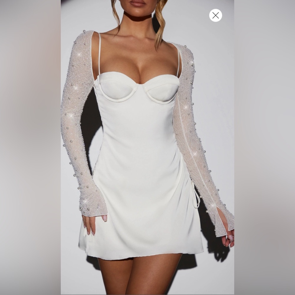 Oh Polly GENEVA
Long Sleeve Embellished A-line Mini Dress in White